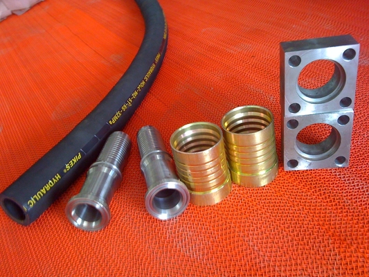 Le fil résistant d'huile hydraulique à haute pression en caoutchouc de tuyau de tissu a tressé le tuyau flexible 1-100MPa