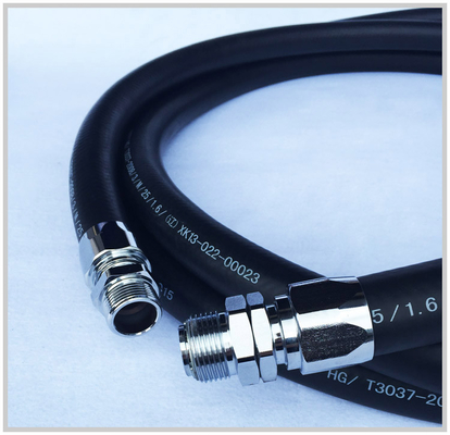 Système de tuyauterie haute pression de longueur personnalisée avec tube intérieur de nitrile pour l'industrie